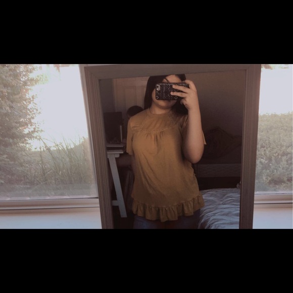 Green art class shirt. - Picture 2 of 5